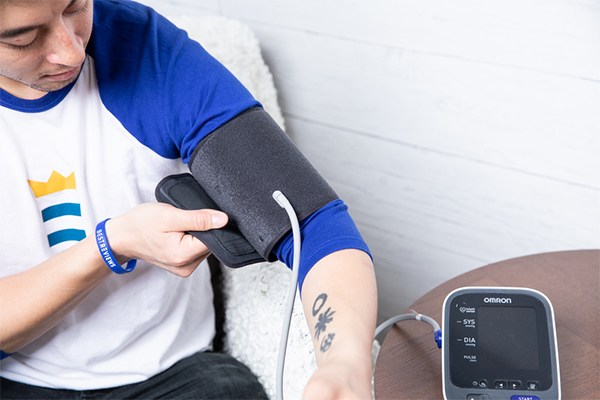 blood pressure monitors omron
