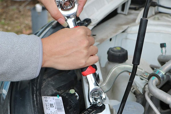 Universal Socket Wrench