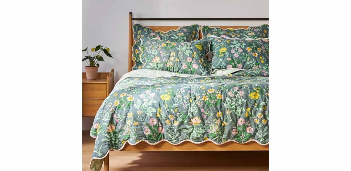 Iluka 100% Cotton Gauze Floral Quilt