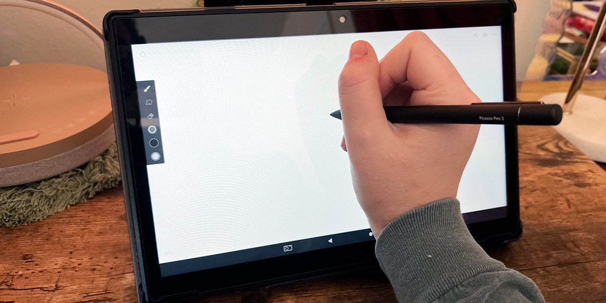 Hand using Simbans PicassoTab XL